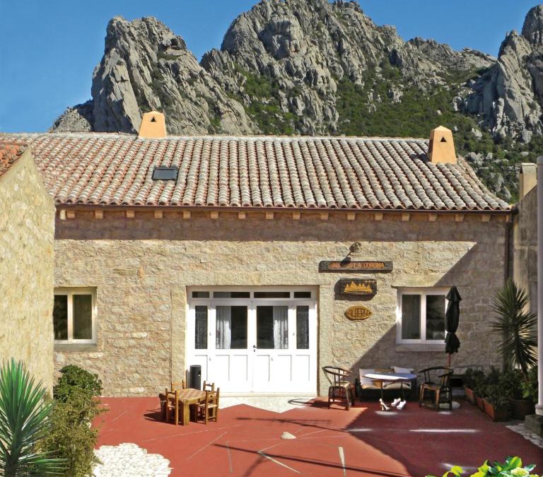 San Pantaleo Hotel | Antica Dimora La Corona