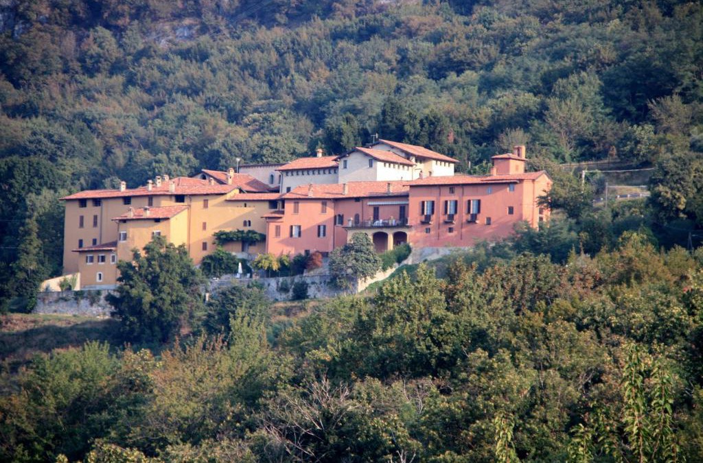 Galbiate Apartment | Antico Borgo Camporeso