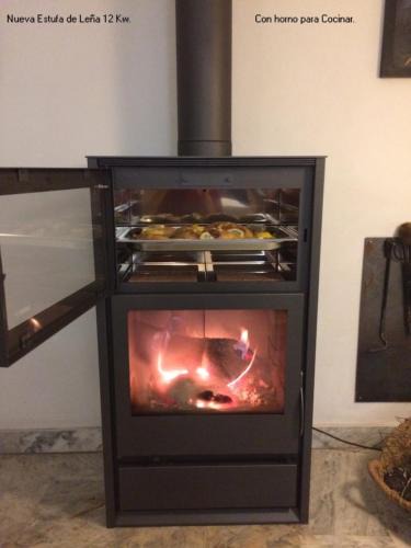 Valdelarco House | Antigua Panadería de Valdelarco, chimenea con horno 2 Hab 4 pers mas 2 max