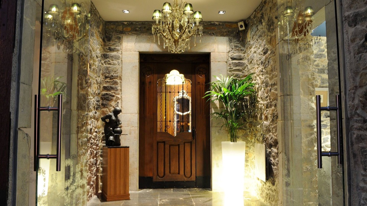 Pravia Hotel | Antiguo Casino Hotel