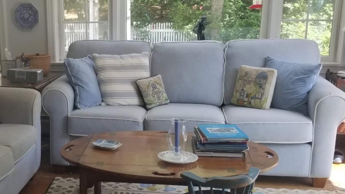 Silver Beach Cottage | Antique elegance in Osterville