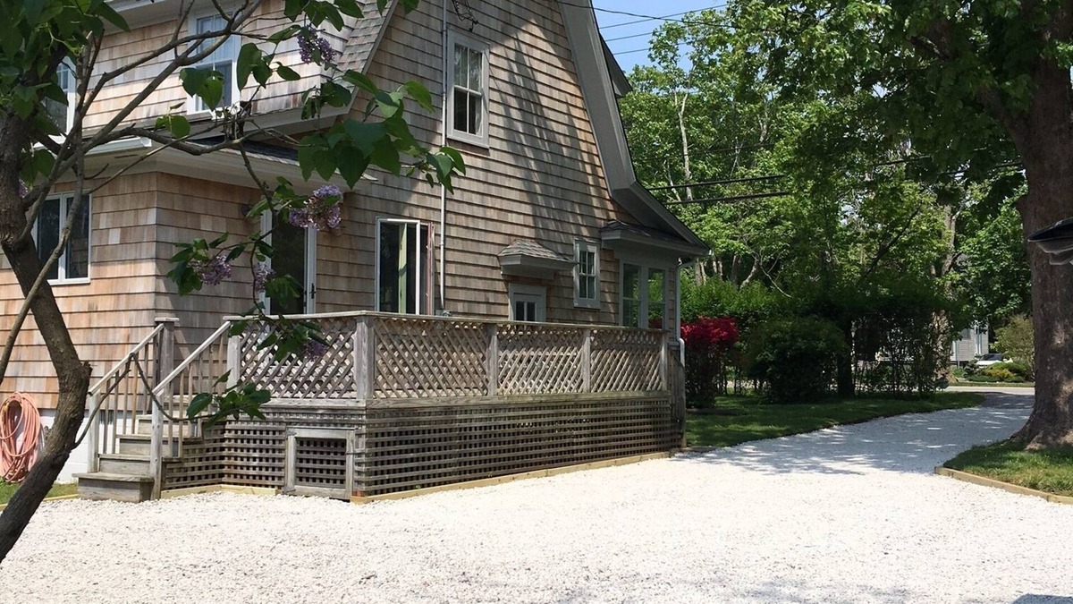 Greenport West House | Antique house, Private & Peaceful Oasis