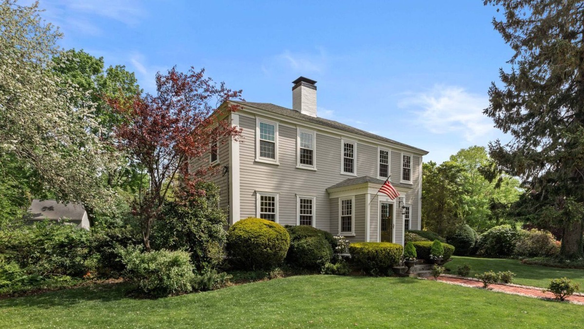 Duxbury House | Antique In Historic Shipbuilder District, 1 Acre, Gardens, Just Steps From Bay