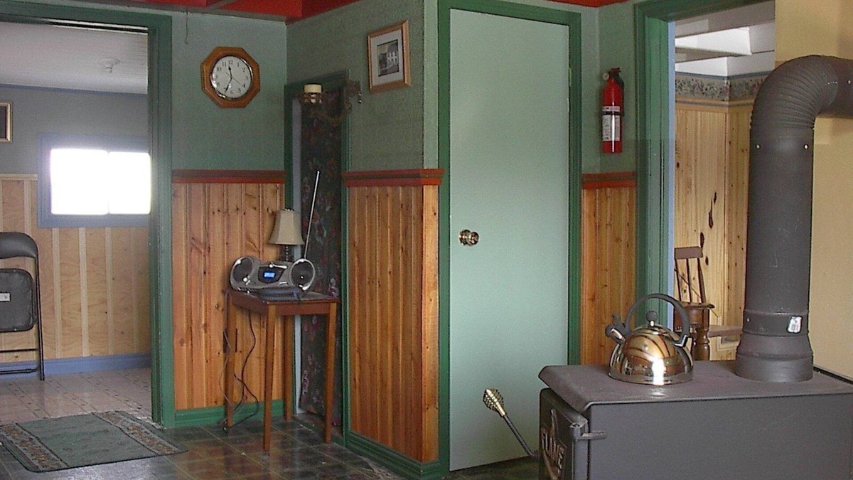 Elliston House | Antique Salt Box Traditional Newfoundland House