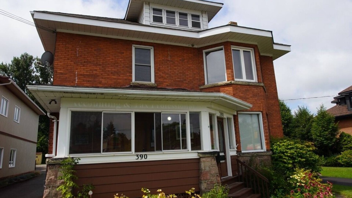 Midland House | Antique Treasure 7-rm private apartment near downtown, Luxury comfy bed