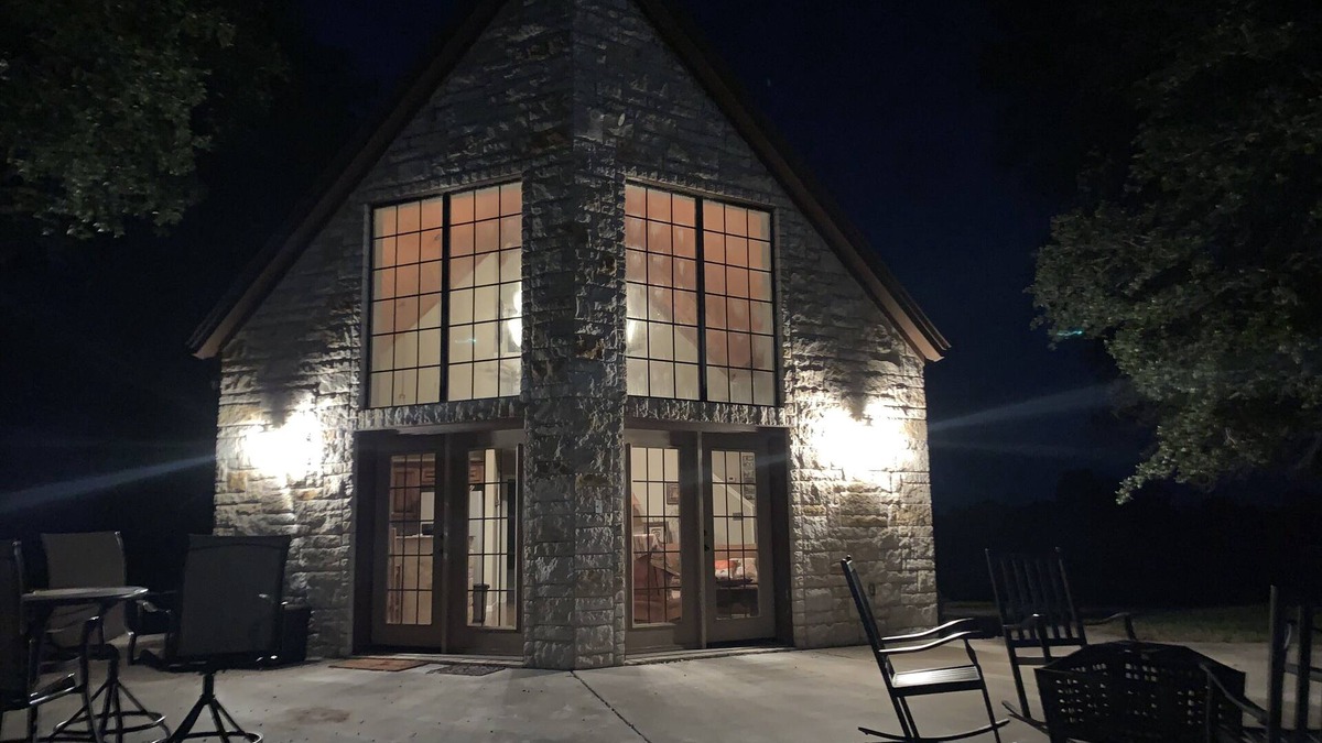 San Saba House | ANTLER OAKS CABIN
