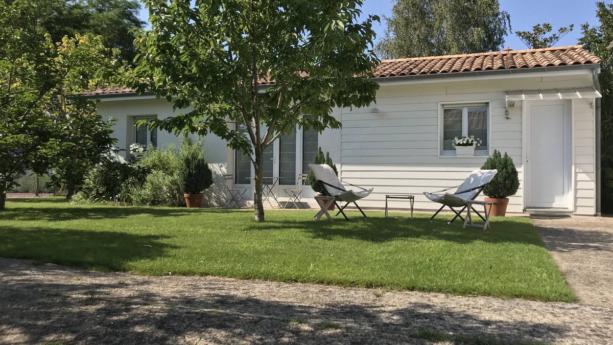 Saint-Medard-en-Jalles House | "Antoinette's house 50 m2