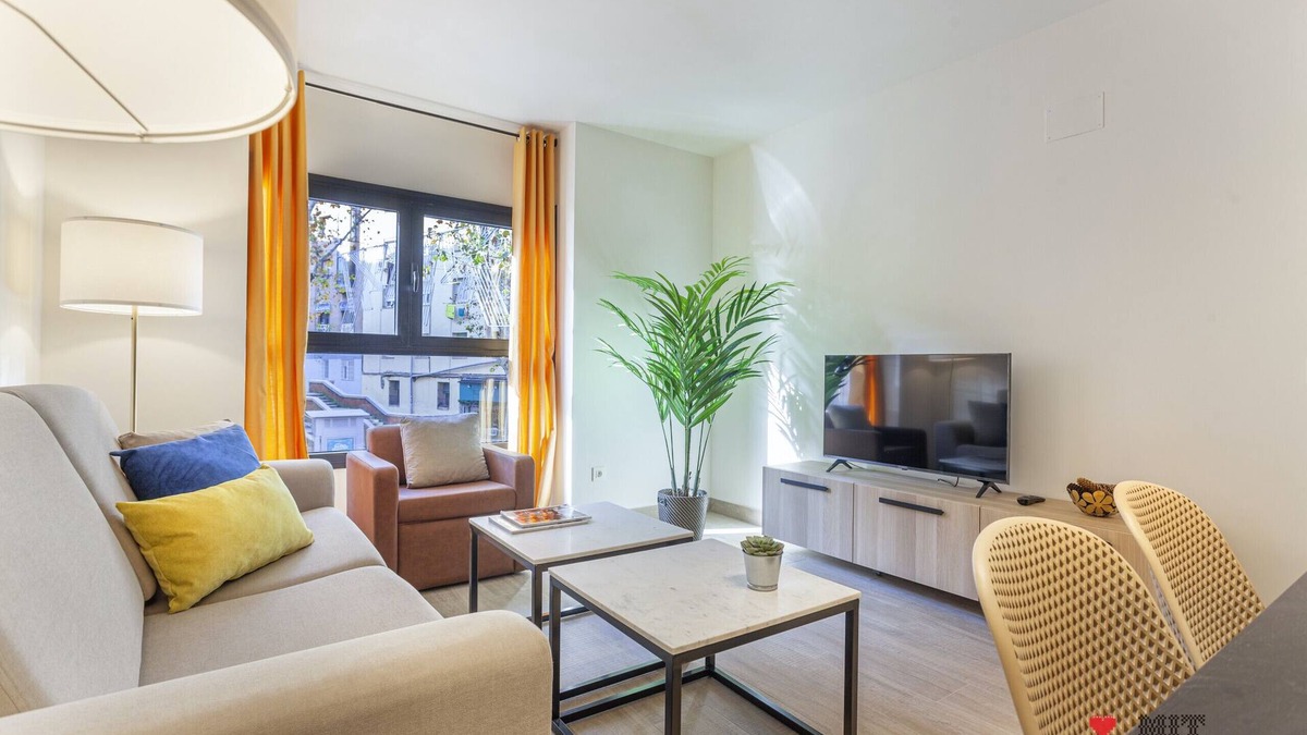 Atocha Apartment | Antonio Lopez XI apartment in Madrid
