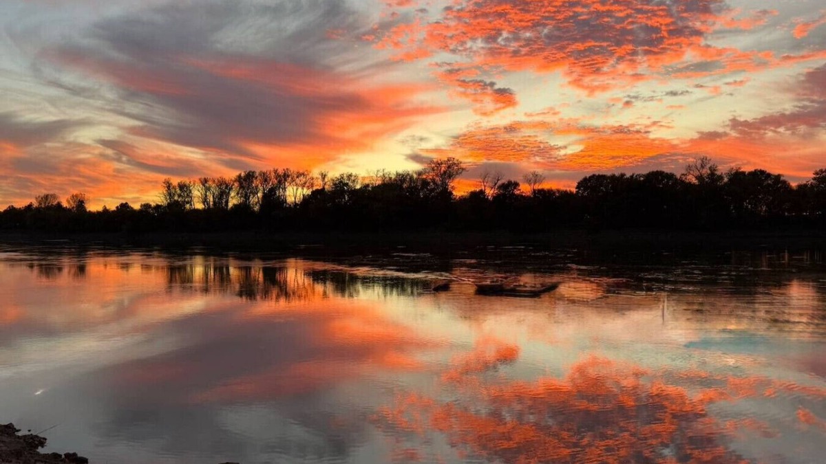 St. Joseph Cabin | Ant’s Waterfront 2 Bdrm Cabin w/Best Sunset View!