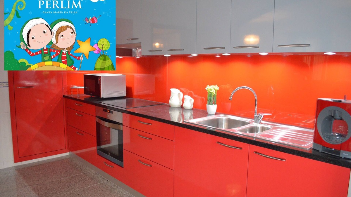 Santa Maria da Feira Apartment | Ap. Arosa - Spacious 3-Bedroom Apartment in Quiet Villa-Lobão, Santa Maria Feira