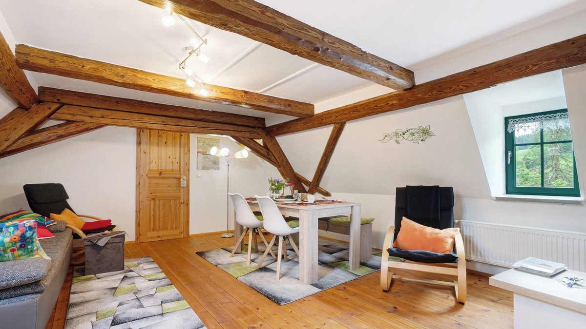 Berggieshubel Apartment | Apartment 'Augustusberg' with Mountain View, Private Terrace and Wi-Fi