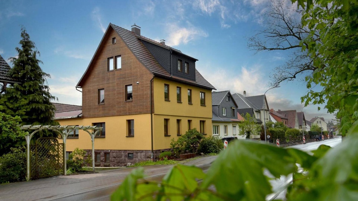 Herges Apartment | Apartment 'Erna' with Private Terrace, Private Garden and Wi-Fi