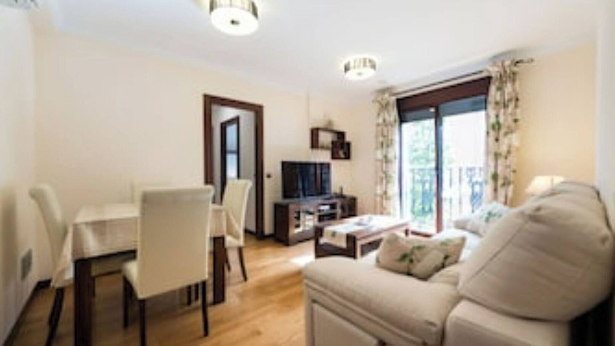 Las Palmas de Gran Canaria Apartment | Apartment near Las Canteras Beach with free Wifi and AC.