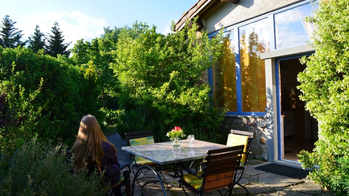 Collesanto Apartment | Apartment La Grapo with pool in Villa La Rogaia, Umbria, LagoTrasimeno