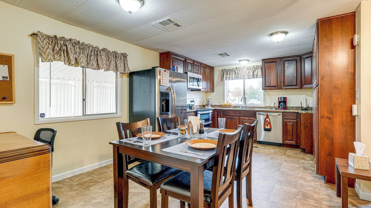 Apache Junction House | Apache Junction Home w/Covered Deck + Grill