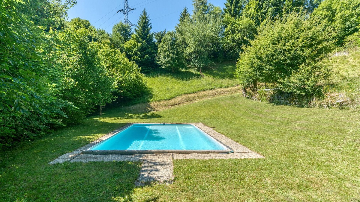 Saint-Pancrasse Apartment | Apartment "La Source Amélie" with Mountain View, Terrace and Private Garden.