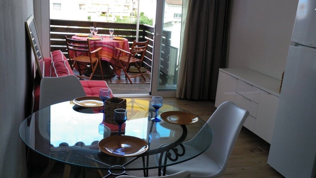 L'Escala Apartment | APART. 1 BEDROOM - BRAND NEW - AIR CONDITIONING