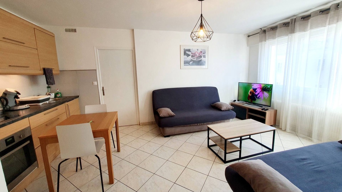 Annemasse Apartment | Apart 5 Personnes, 1 min Gare D'annemasse, 5 km Genève