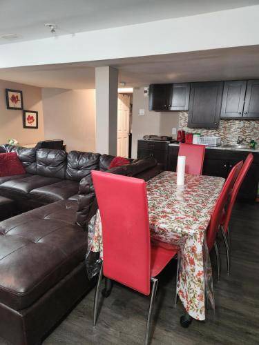 Aylmer Apartment | Apartment ∙ 2 bedrooms ∙ 4 guests