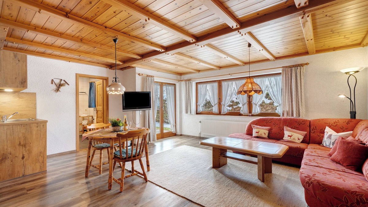 Furtwangen Apartment | Apartment 'Kandelblick Mit 60qm' with Mountain View, Private Terrace and Wi-Fi