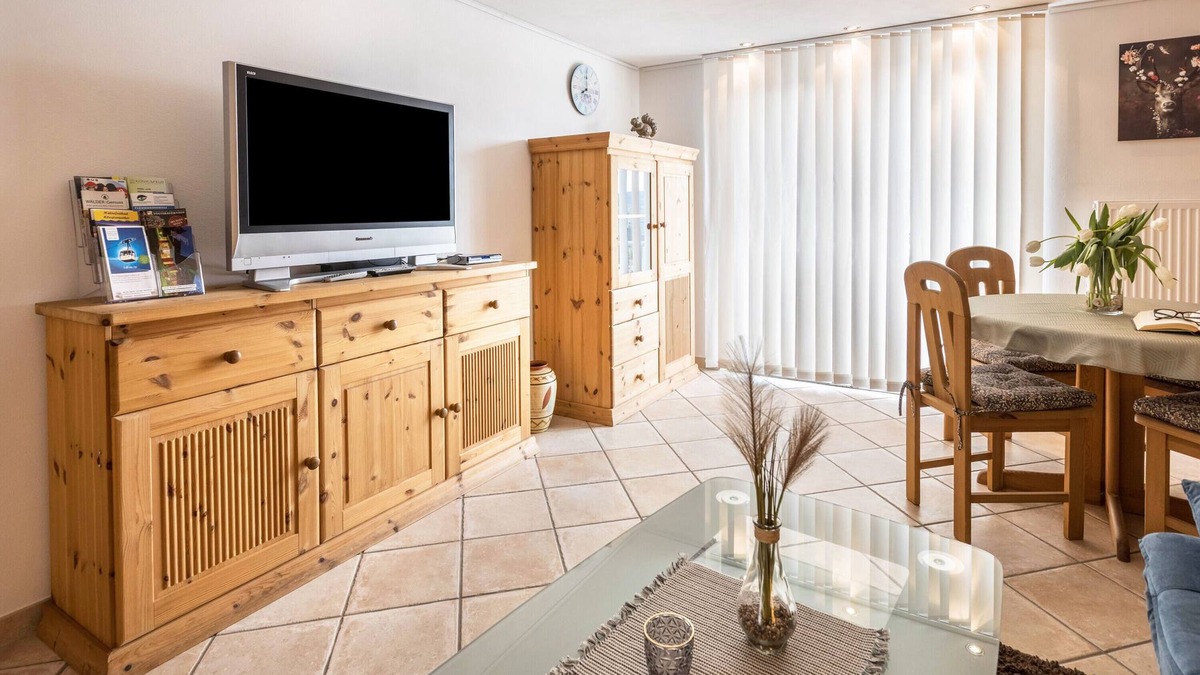 Sankt Georgen im Schwarzwald Apartment | Apartment 'Schwarzwaldblick' with Mountain View, Balcony and Wi-Fi