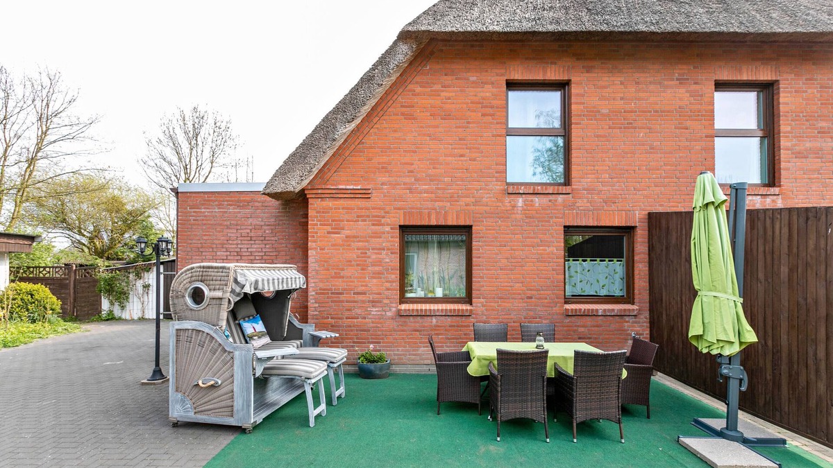 Wesselburener Deichhausen Apartment | Apartment 'Ferienwohnung Nordlicht' with terace and Wi-Fi