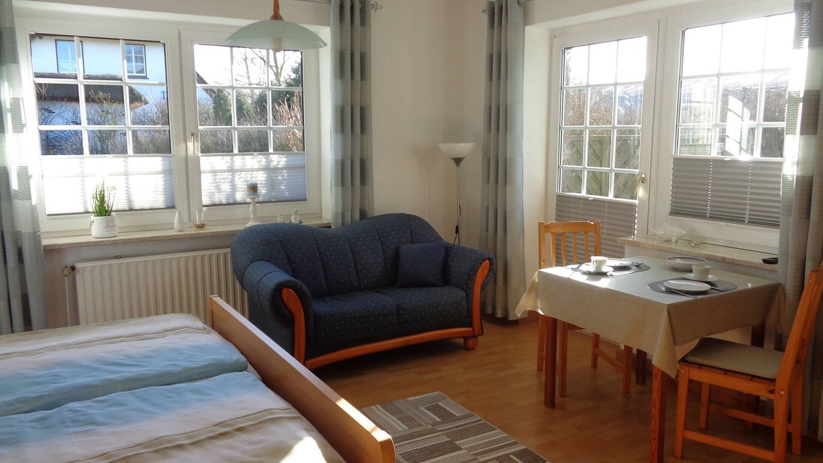 Wesselburener Deichhausen Apartment | Apartment '1-Raum-Ferienwohnung' with Private Terrace and Wi-Fi