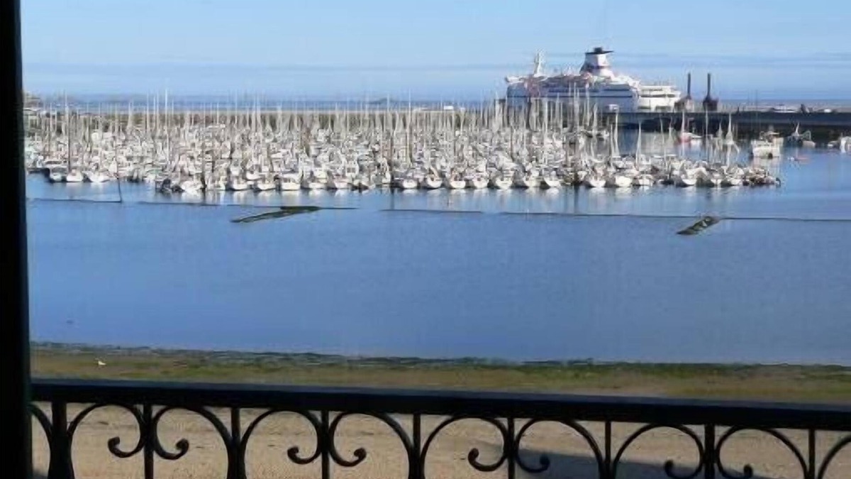Saint-Malo Apartment | APART. FULL SEA VIEW DIRECT ACCESS BEACH SHOPS AND MARKETS CLOSE CENTRE V