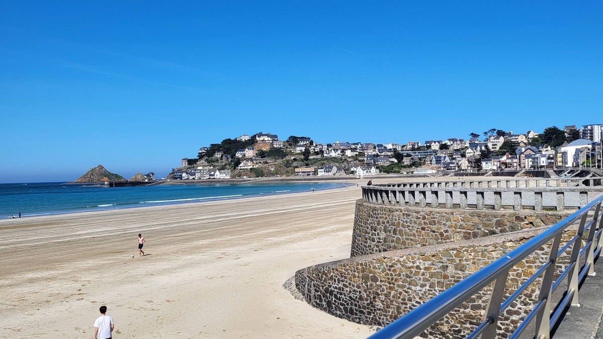 Pleherel-Plage-Vieux-Bourg Apartment | Apart Rdc 2-3-4 people 50m2 Ground floor+closed courtyard of 30m2 100m the beach