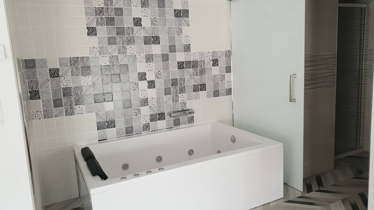 Carboneras de Guadazaon Apartment | Apartamento Aogedor con Jacuzzi Para Disfrutar con tu Pareja