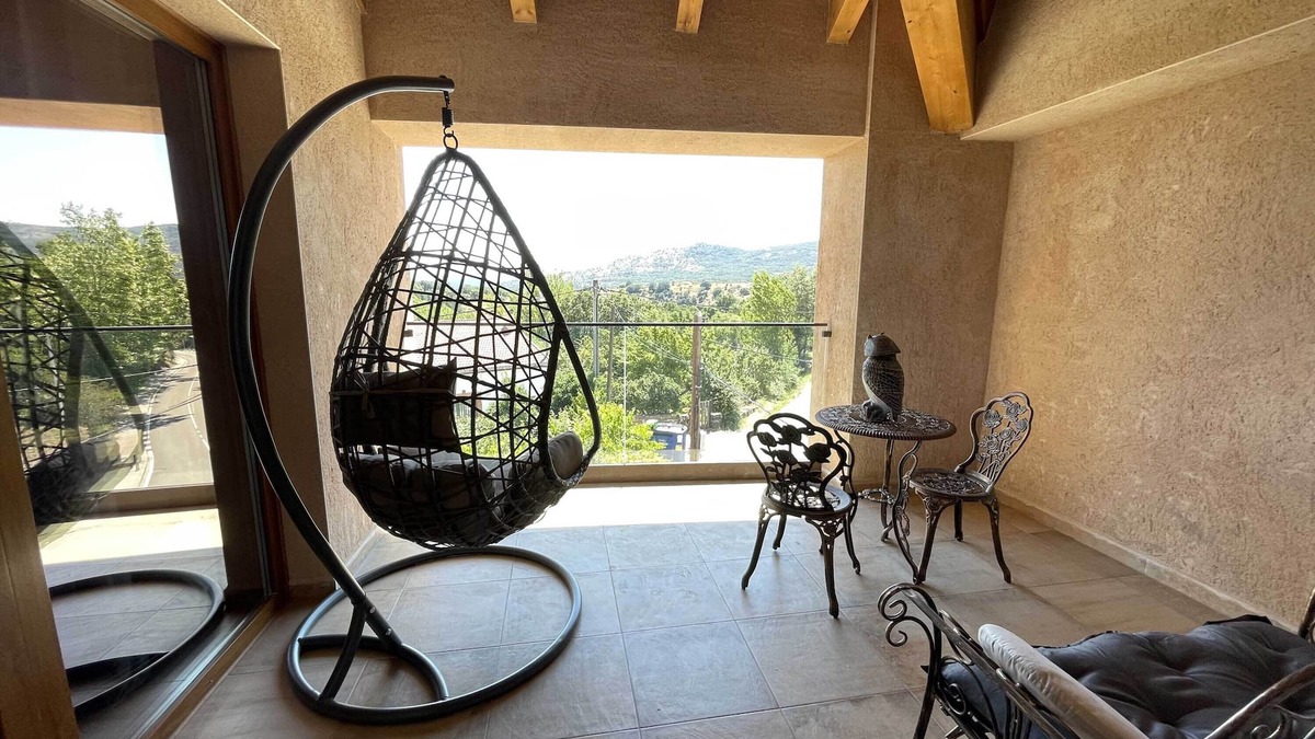 Montejo de la Sierra Apartment | Apartamento de Vistas Privilegiadas a la Reserva de la Biosfera y Exquisita Decoración Ecléctica