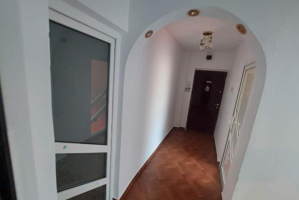 Roman Apartment | Apartament în Roman