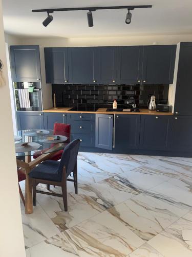 Augustow Apartment | Apartament śliwkowa 2