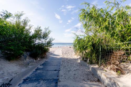 Dziwnowek Apartment | Apartament AKWAMARYN z bezpłatnym parkingiem Dziwnówek nad morzem 250m od plaży Epapartamenty