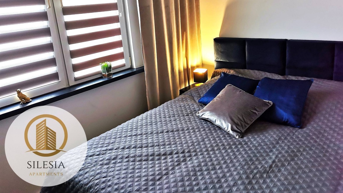 Tychy Apartment | Apartament Granatowy