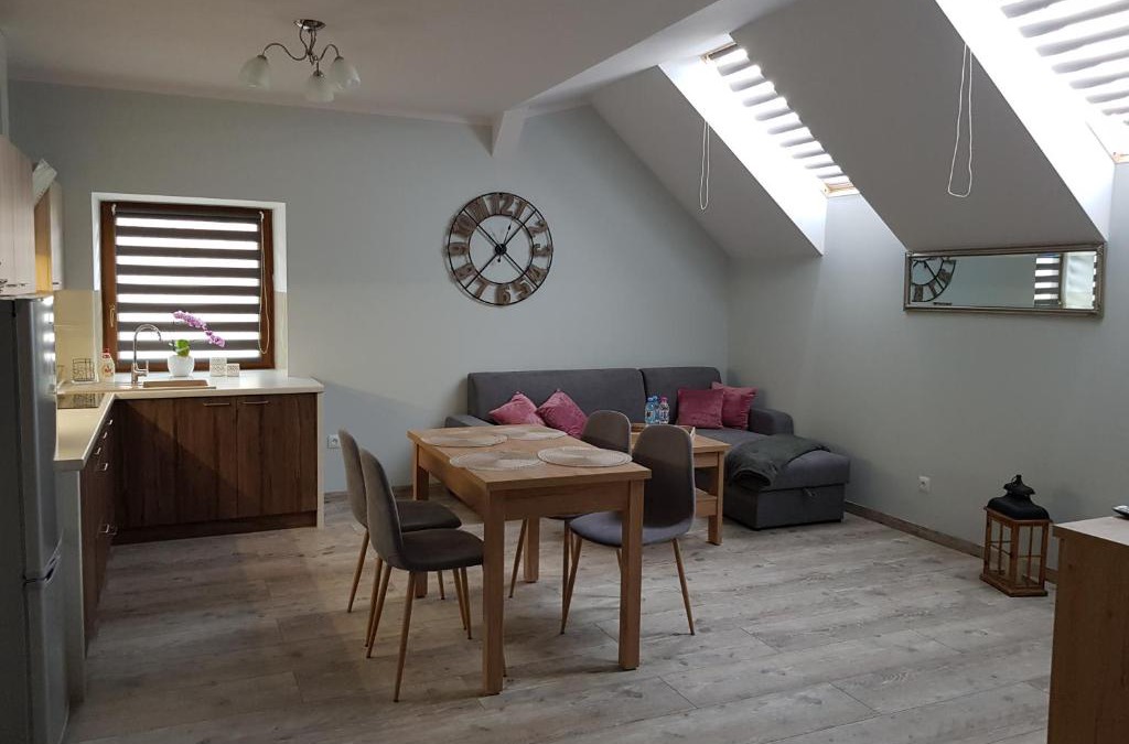 Janowice Wielkie Apartment | Apartament Komarno