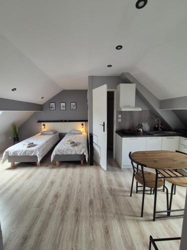 Klodzko Miasto Apartment | Apartament na poddaszu