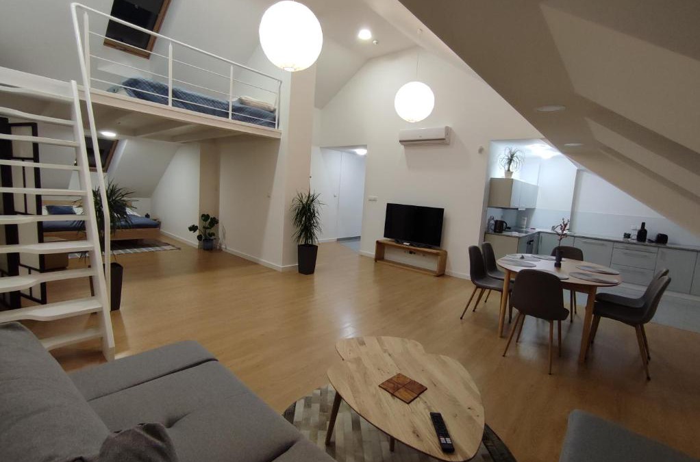 Bielsko-Biala Apartment | Apartament"Nad Niwką 7" z bezpłatnym zamykanym parkingiem