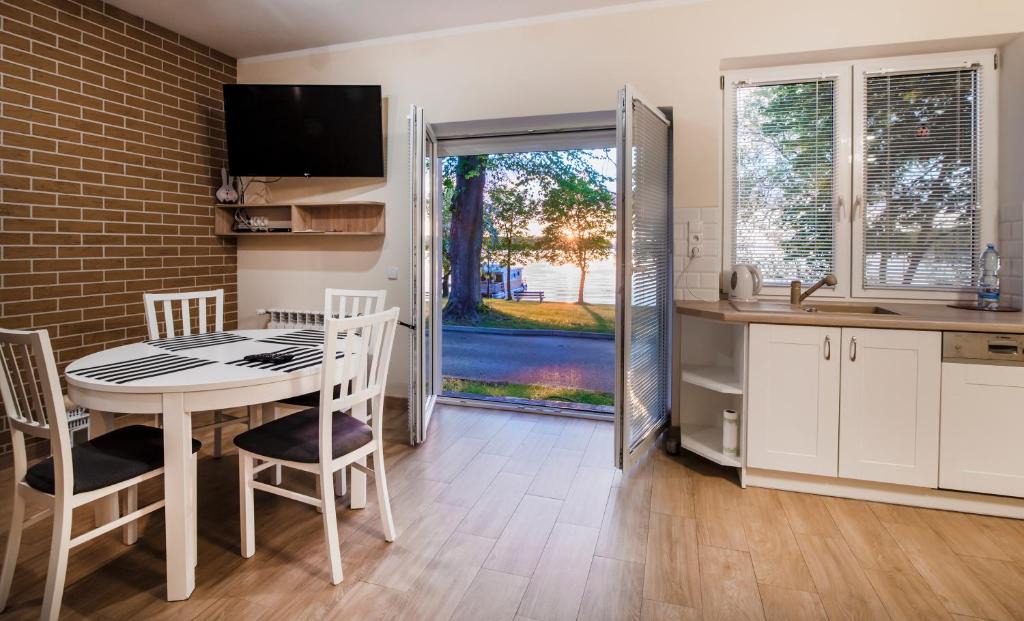 Gizycko Apartment | Apartament pod Żaglem z Widokiem na Jezioro, Oczy Mazur