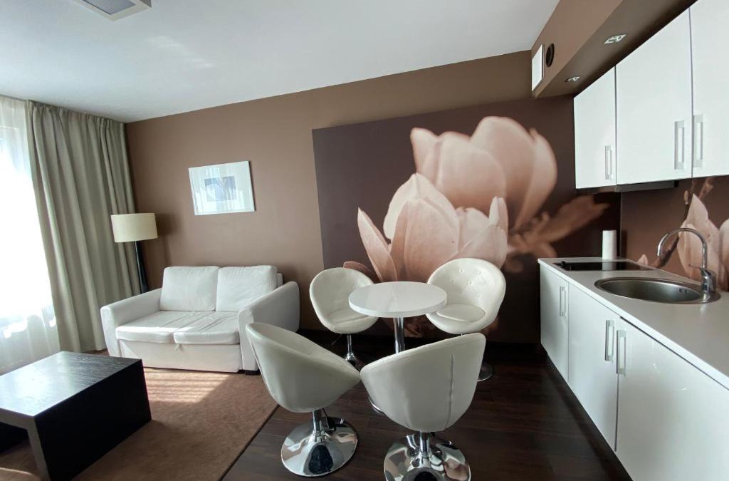 West Pomeranian Voivodeship Apartment | Apartament prywatny salon z aneksem kuchennym i sypialnią w hotelu Diva
