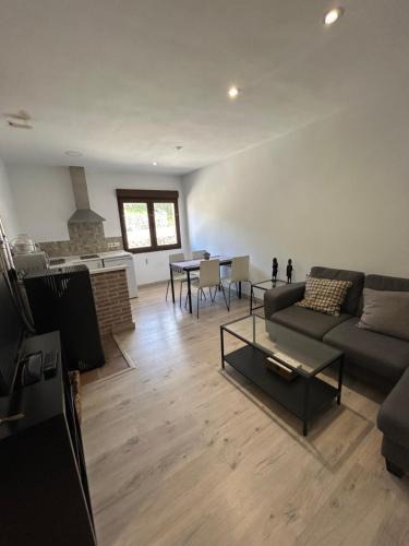 Hoyos del Espino Apartment | Apartamento Almanzor