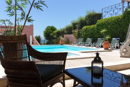 Linda-a-Velha Apartment | Apartamento com Piscina