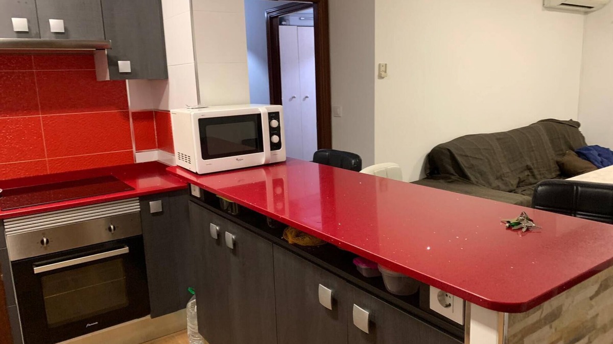 Jaen Condo | Apartamento con Aparcamiento, en un Sitio Tranquilo de Jaén