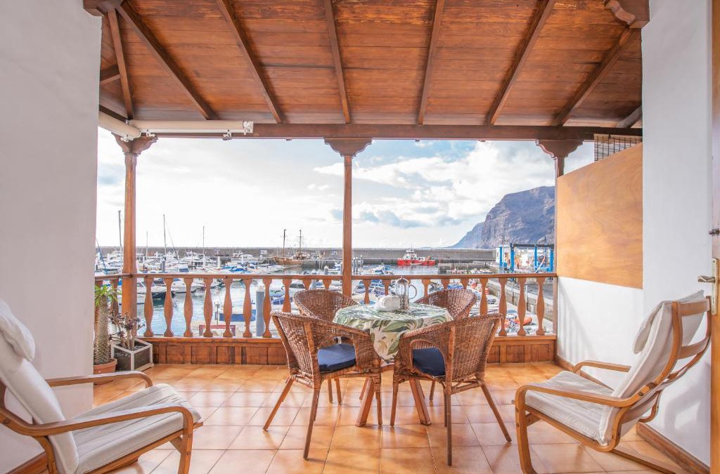 Puerto de Santiago Apartment | Apartamento con vistas en Los Gigantes