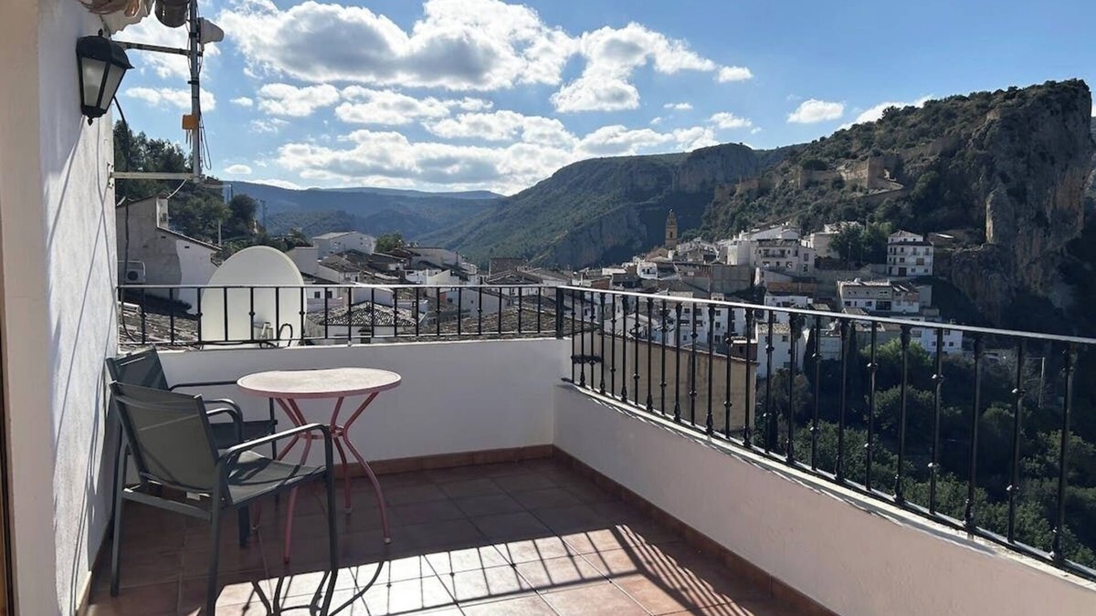 Chulilla Apartment | Apartamento con terraza en Chulilla. La Muela 3
