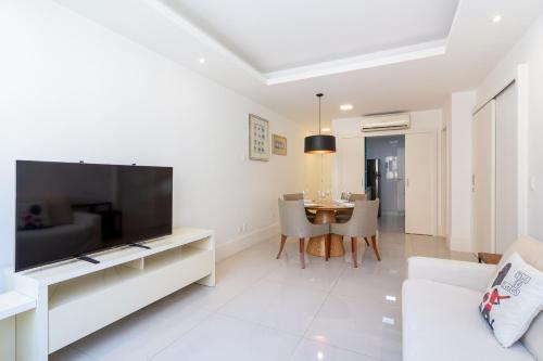 Copacabana Apartment | Apartamento em Copacabana a 3 minutos da Praia - NSC602
