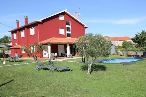Meis Apartment | Apartamento en bloque vivienda con piscina y barbacoa a 15 min de la playa