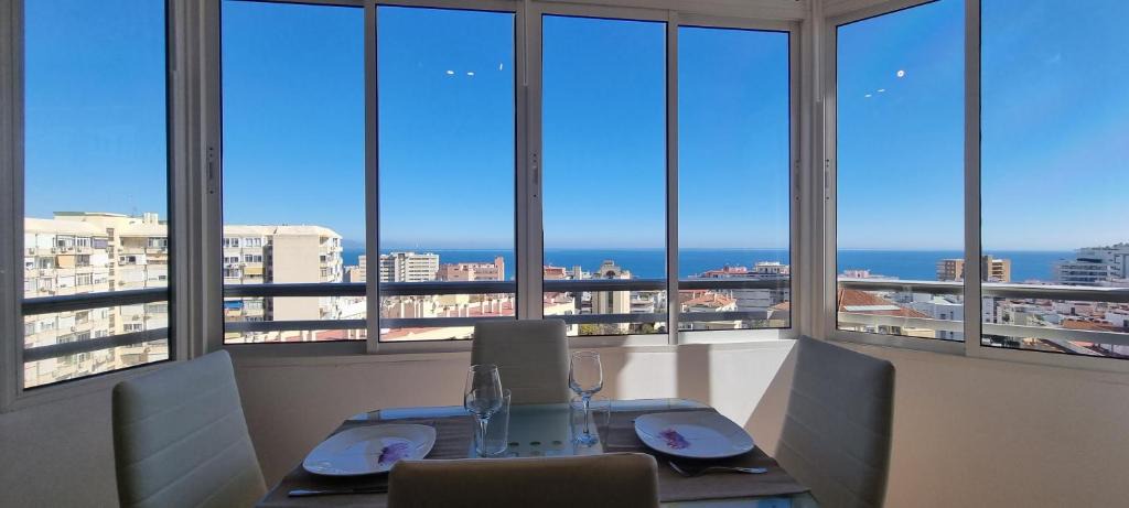 Torremolinos City Centre Apartment | APARTAMENTO en el CENTRO, 3 PERSONAS con VISTAS