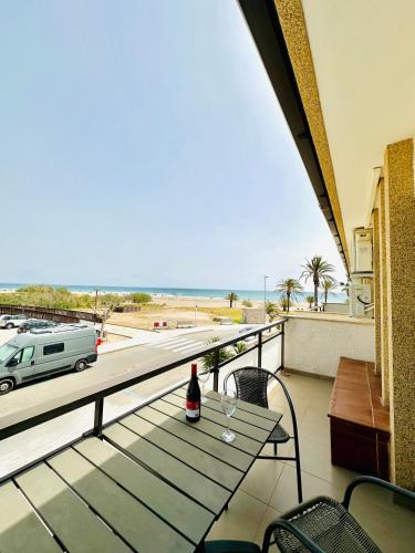 L'Hospitalet de l'Infant Apartment | Apartamento en primera línea de mar