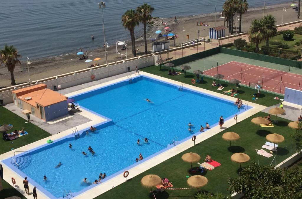 Mezquitilla Apartment | Apartamento frente al mar